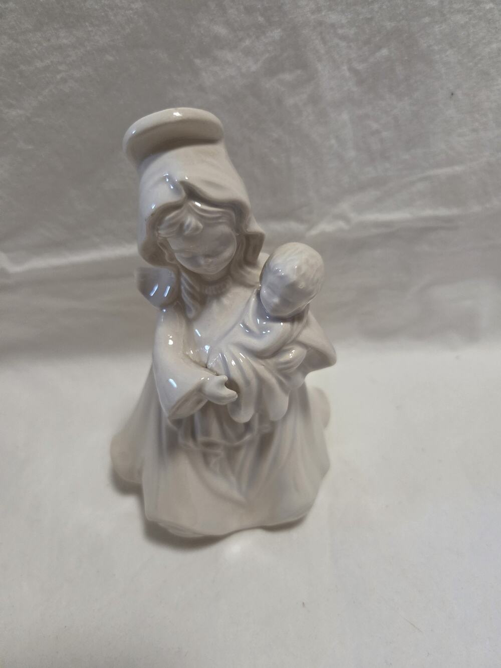 Vintage White Ceramic Madonna & Child Figurine Mary Baby Jesus Christmas 5.5” T